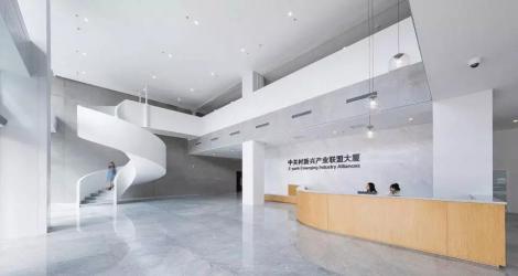 成都海倫天麓銷售中心，東方優(yōu)雅與現(xiàn)代融合的空間縮影！